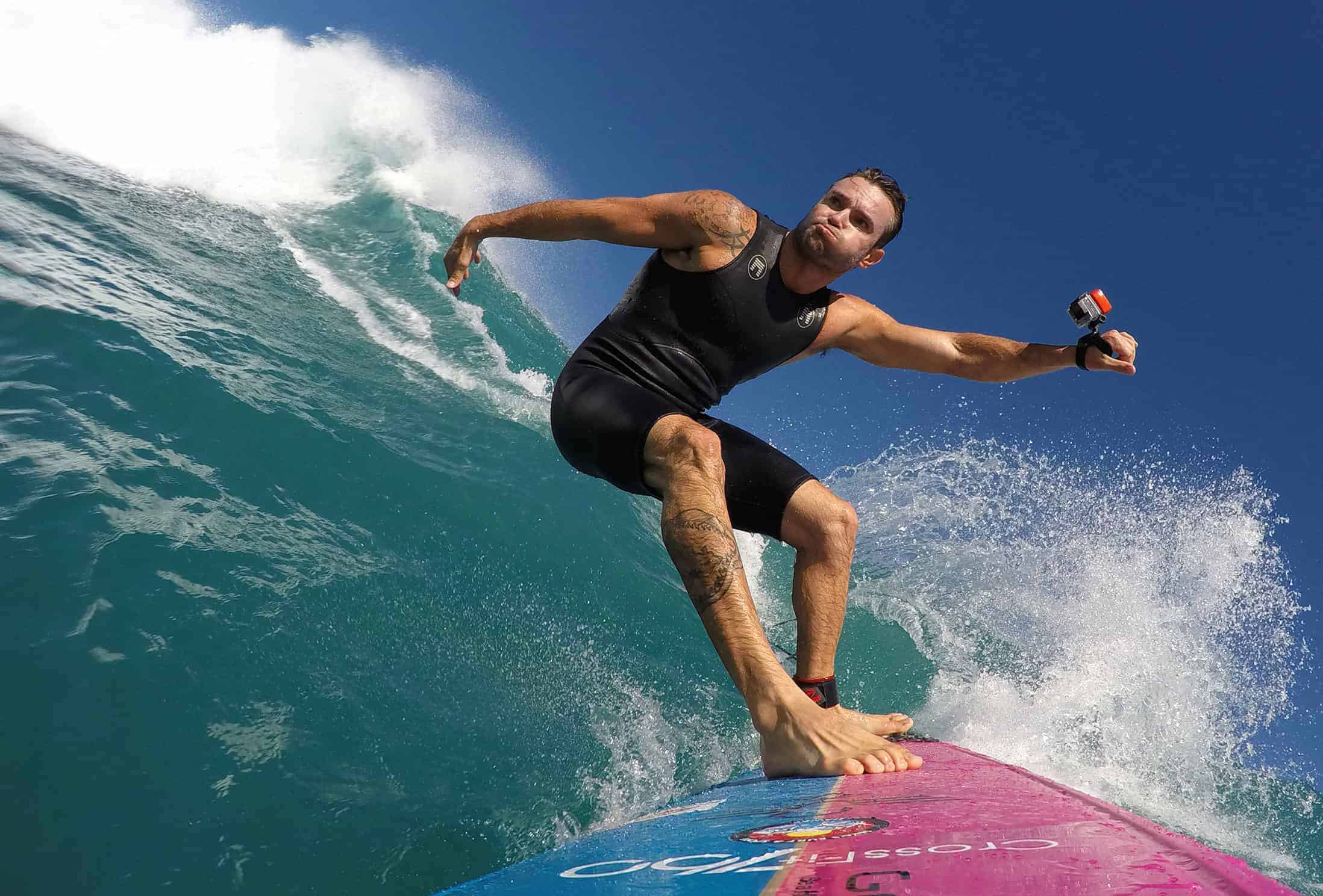Os melhores acessórios de GoPro para Surf - GetOutside
