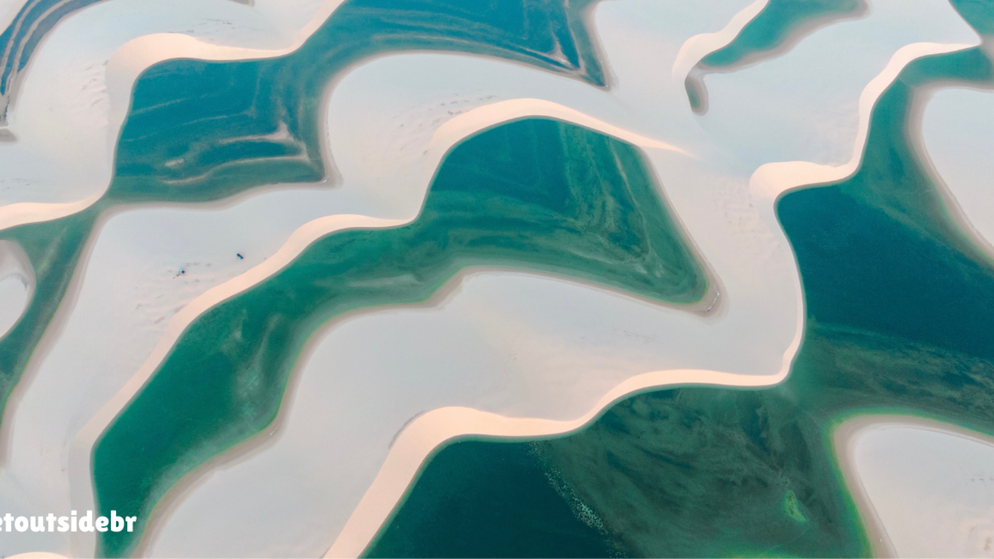 Lago esconde os perigos da areia movediça nos lençóis maranhenses 