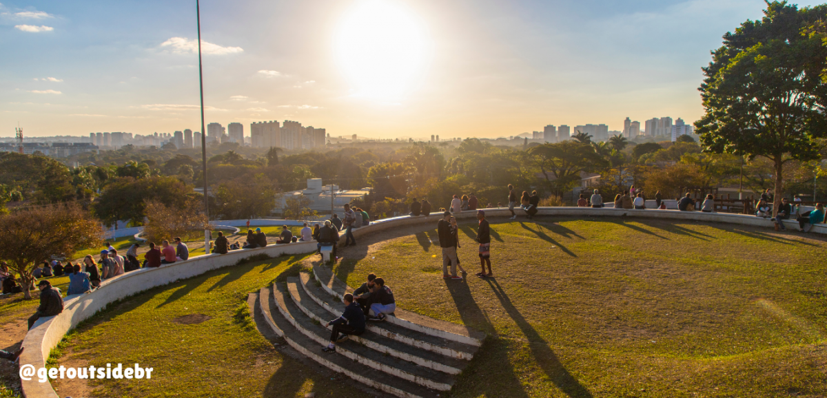 Praça do pôr do sol é uma das atrações ao ar livre para fazer em São Paulo